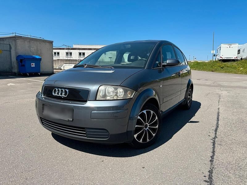 Grau Gebraucht 2002 Audi A2 Kleinwagen | 1.600 € (Superpreis) - Bild 1/4