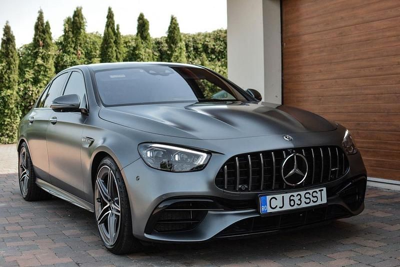 Grau Gebraucht 2021 Mercedes E63S AMG AMG Limousine | 76.000 € - Bild 1/4
