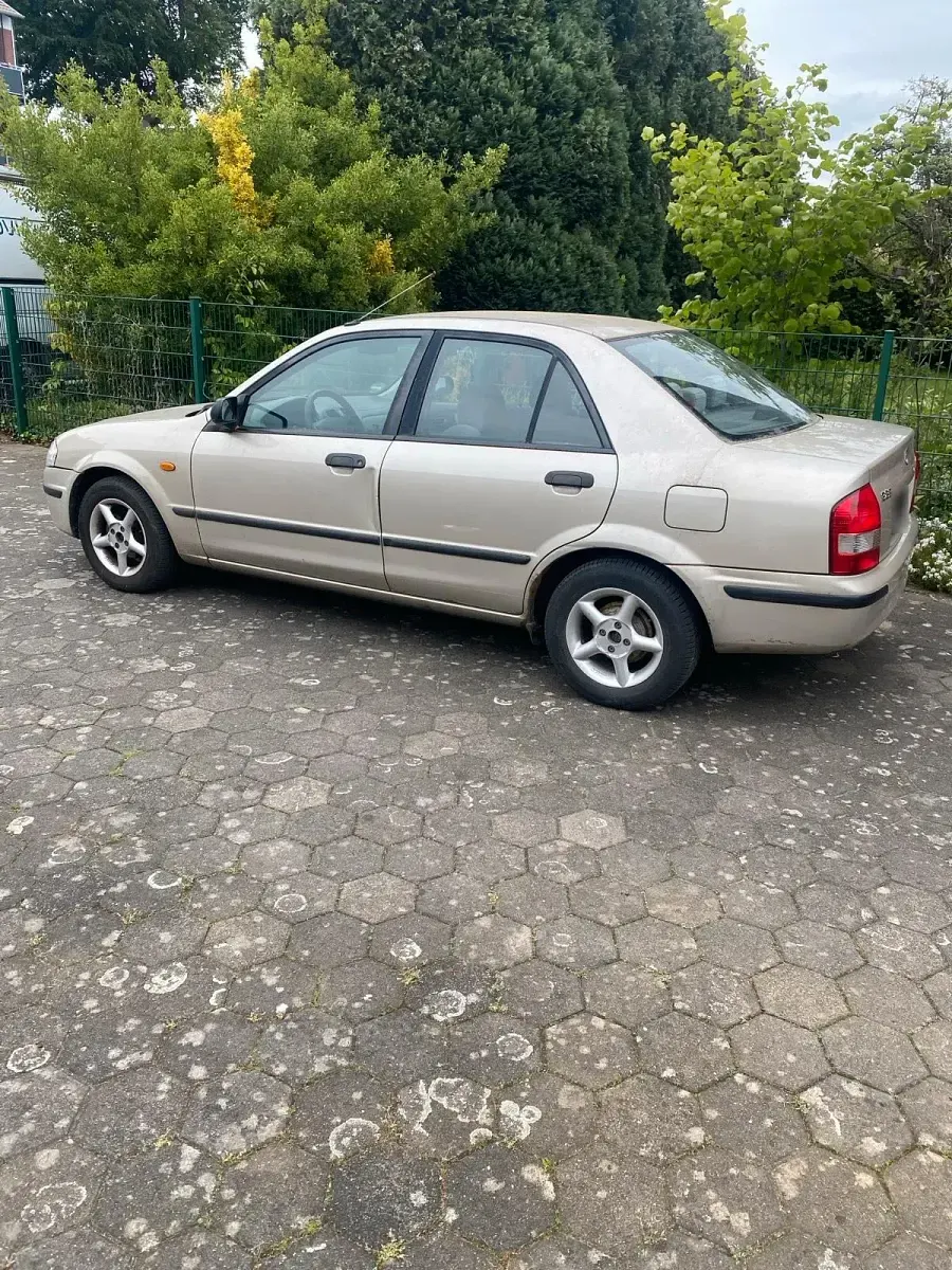 Usata Mazda 323 89 CV (65 kW) 1999 Berlina