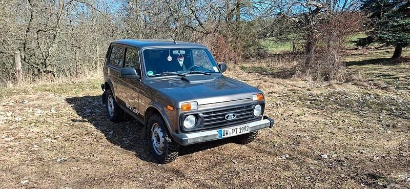 Gebraucht Lada niva 83 PS (61 kW) 2021 SUV