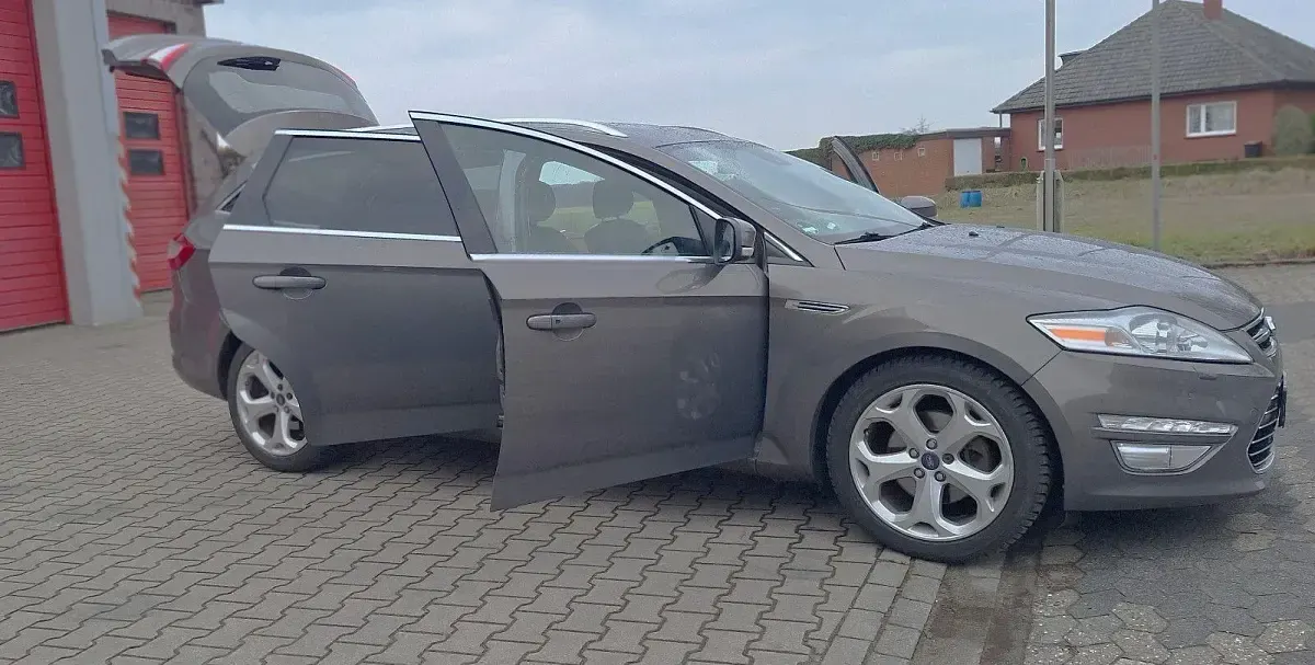 Gebraucht Ford Mondeo 200 PS (147 kW) 2014 Schwarz Kombi