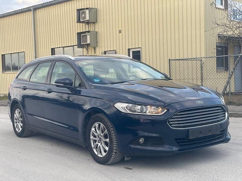 Gebraucht Ford Mondeo Business Edition 160 PS (117 kW) 2016 Blau Limousine