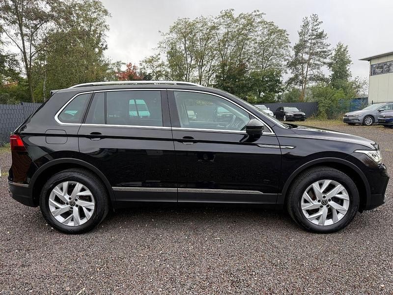 Gebraucht VW Tiguan 200 PS (147 kW) 2023 Schwarz SUV