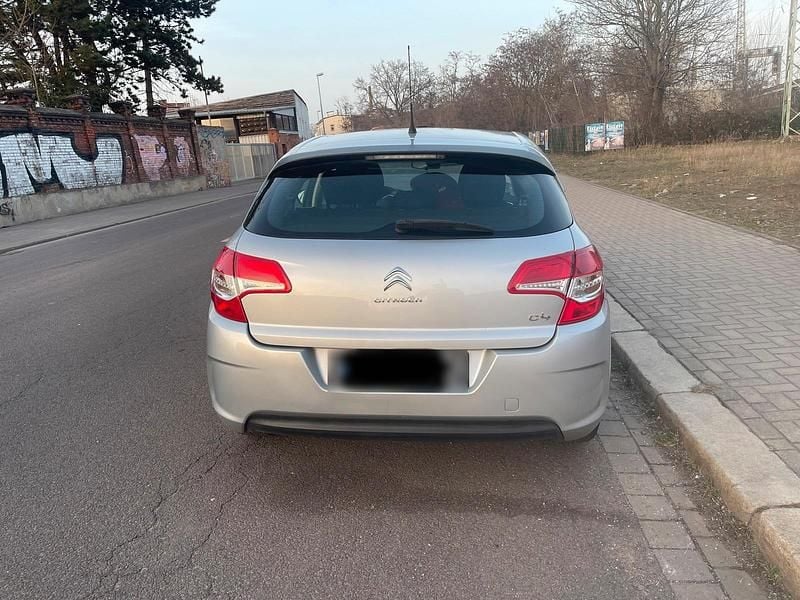 Gebraucht Citroën C4 Tendance 120 PS (88 kW) 2011 Silber Limousine