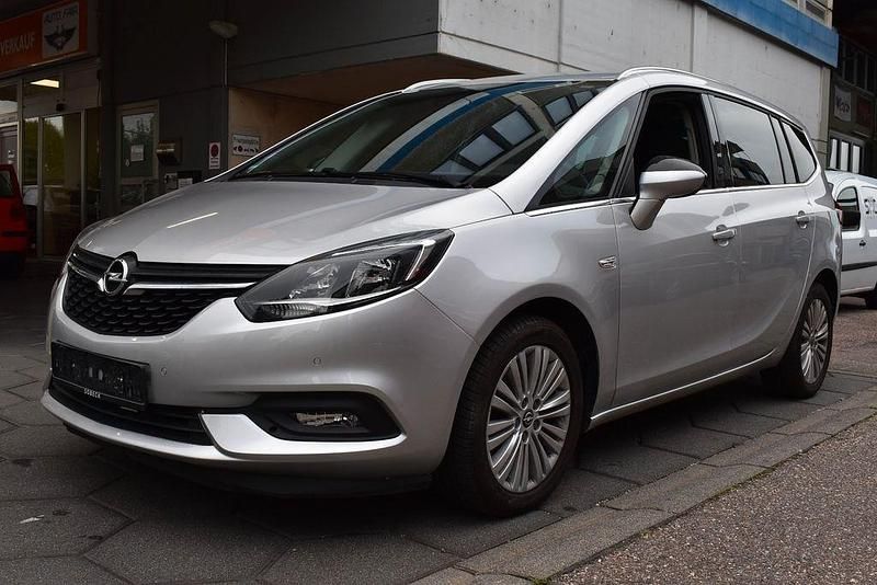 Silber Gebraucht 2017 Opel Zafira Innovation Van / Kleinbus | 8.999 € (Fairer Preis) - Bild 1/4