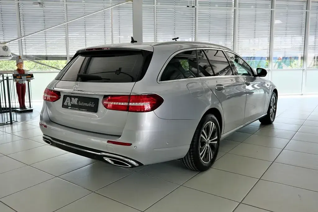 Gebraucht Mercedes E220 Avantgarde 194 PS (142 kW) 2020 Silber Kombi