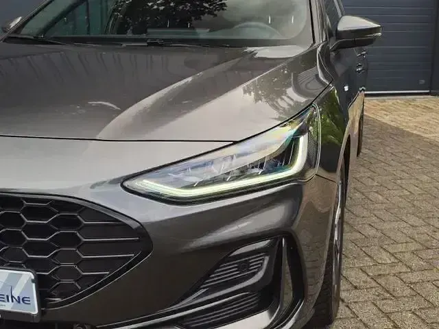Gebraucht Ford Focus ST-Line 116 PS (85 kW) 2025 Silber Limousine