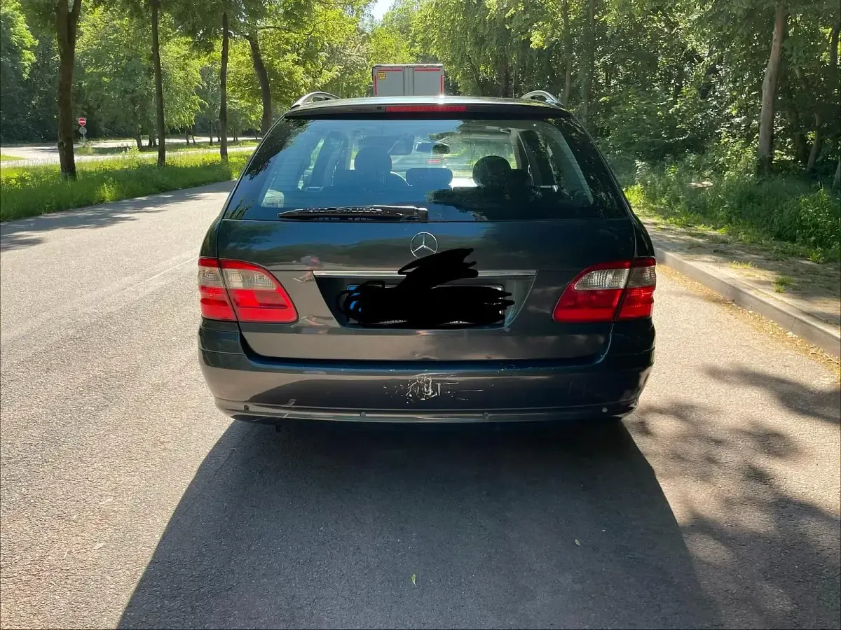 Gebraucht Mercedes E220 150 PS (110 kW) 2003 Grau Kombi