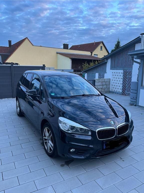 Schwarz Gebraucht 2017 BMW 218 Gran Tourer Van / Kleinbus | 11.990 € (Guter Preis) - Bild 1/4