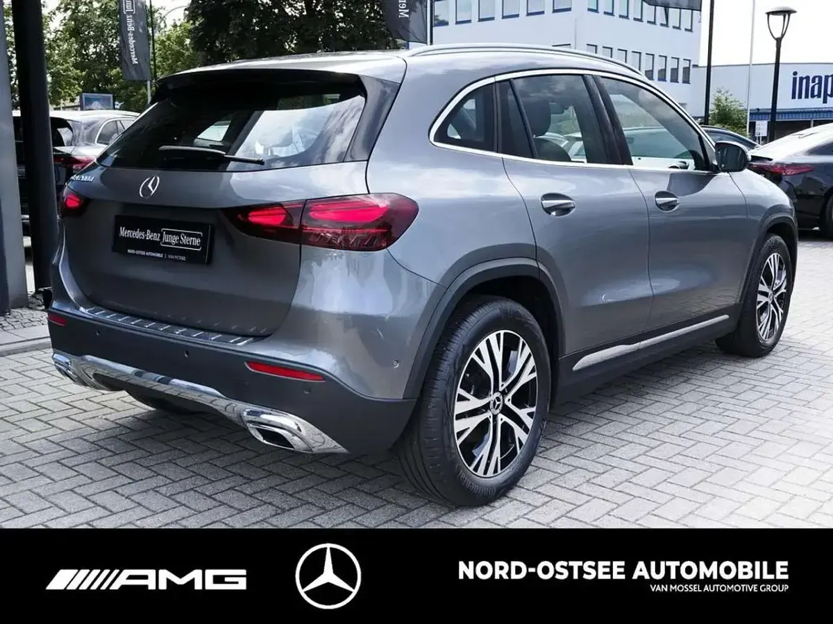 Gebraucht Mercedes GLA200 Progressive 150 PS (110 kW) 2025 Metalliclack mountaingrau SUV