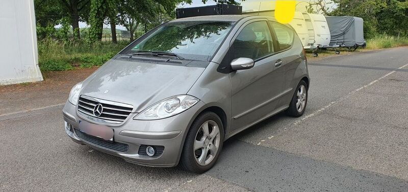 Grau Gebraucht 2006 Mercedes A150 Avantgarde Van / Kleinbus | 2.500 € (Superpreis) - Bild 1/4