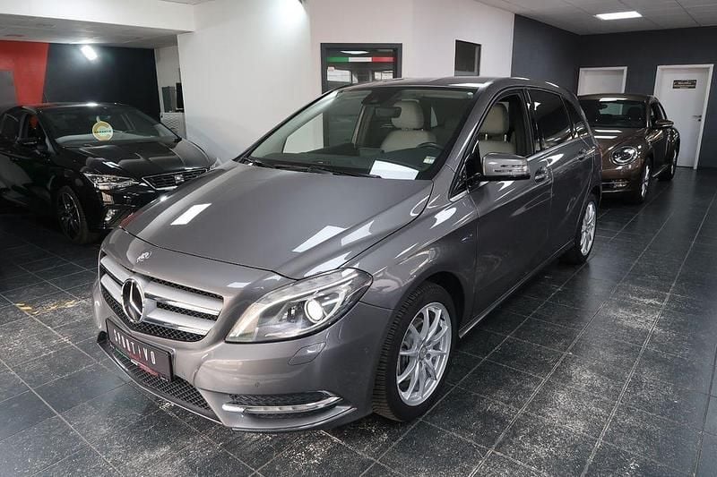 Gebraucht Mercedes B200 156 PS (114 kW) 2011 Mountaingrau Van / Kleinbus
