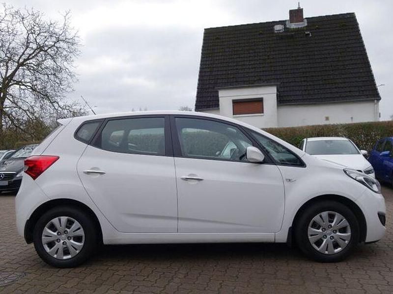 Gebraucht Hyundai ix20 Trend 125 PS (91 kW) 2013 Weiß Kleinwagen