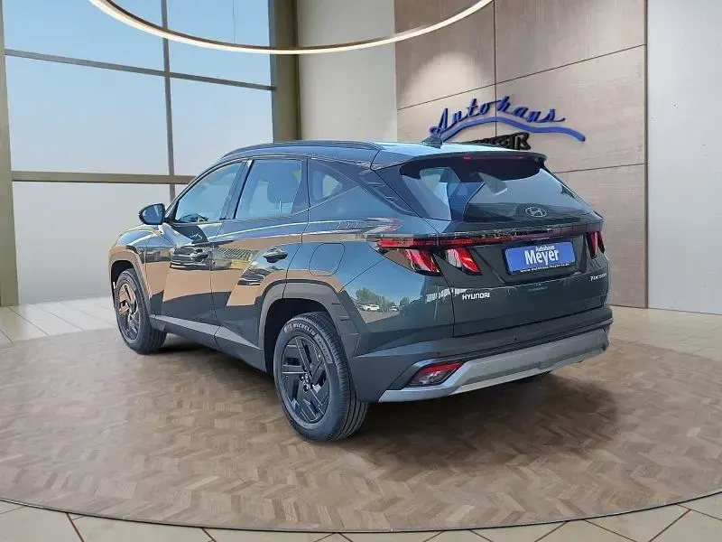 Neu Hyundai Tucson 150 PS (110 kW) 2026 Grün SUV