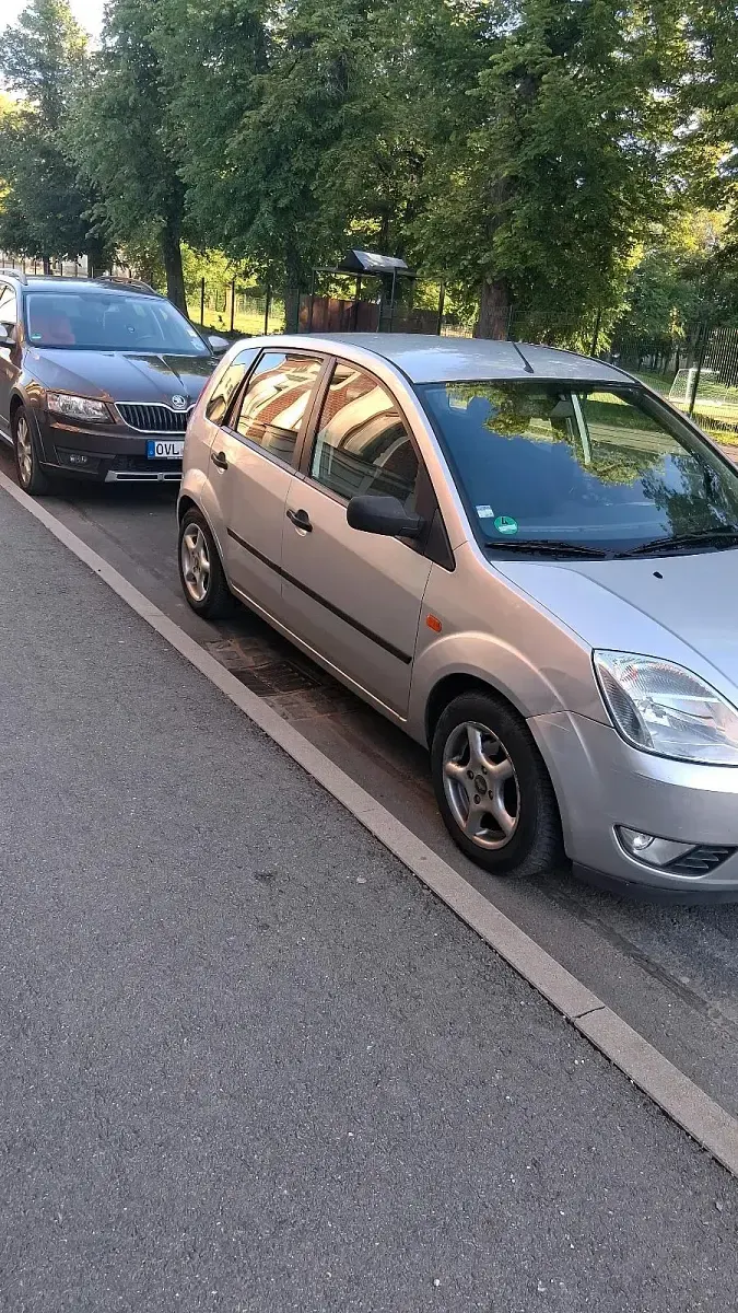 Gebraucht Ford Focus 101 PS (74 kW) 2005 Silber Kleinwagen