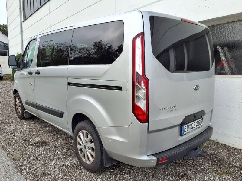Gebraucht Ford Transit Custom 131 PS (96 kW) 2021 Polarsilber metallic (metallic) Kombi