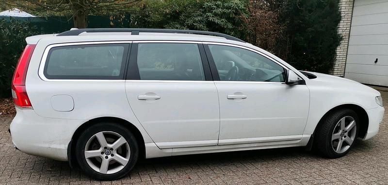 Gebraucht Volvo V70 181 PS (133 kW) 2016 Weiß Kombi