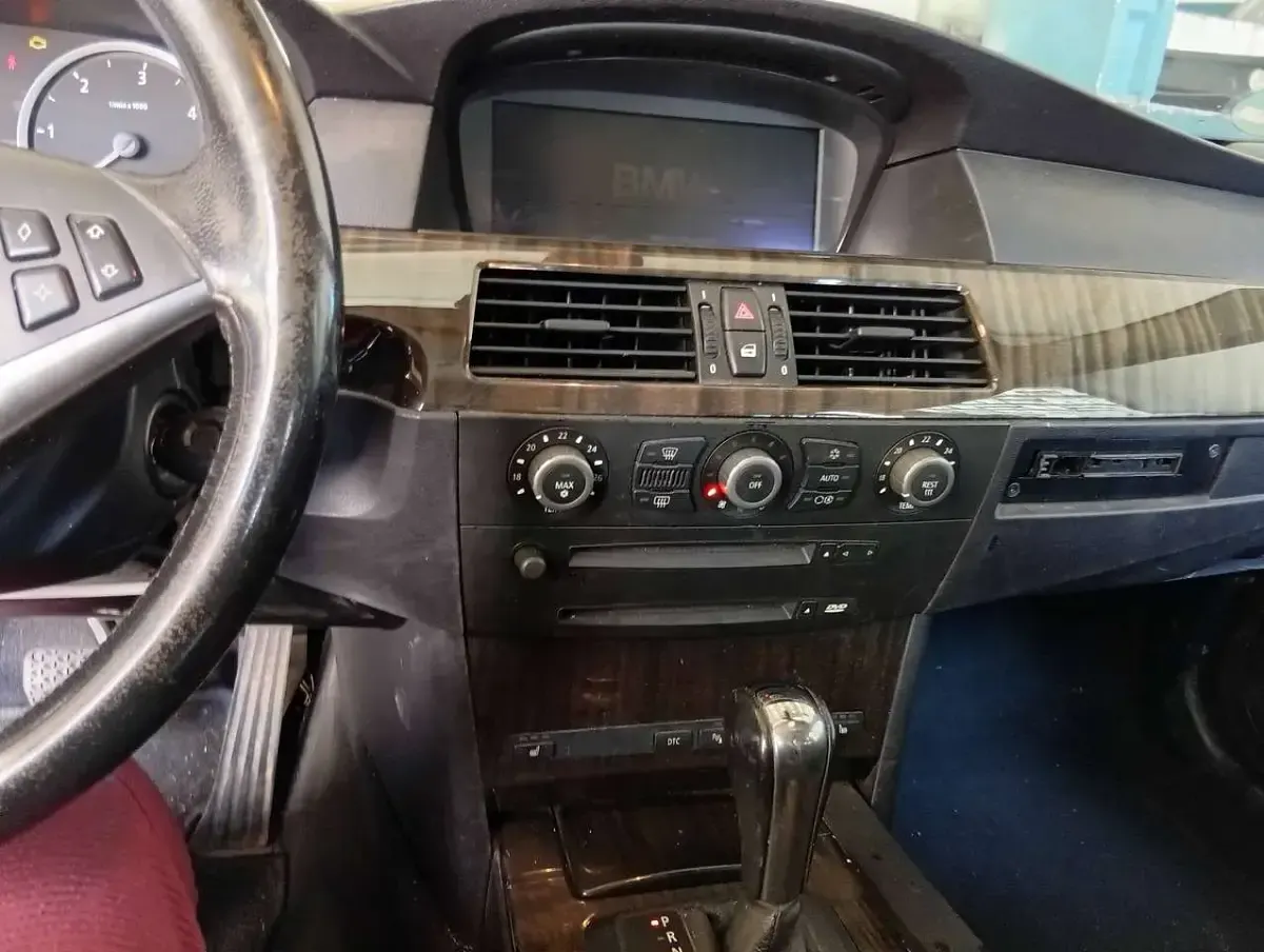 Gebraucht BMW 530 218 PS (160 kW) 2005 Grau Kombi