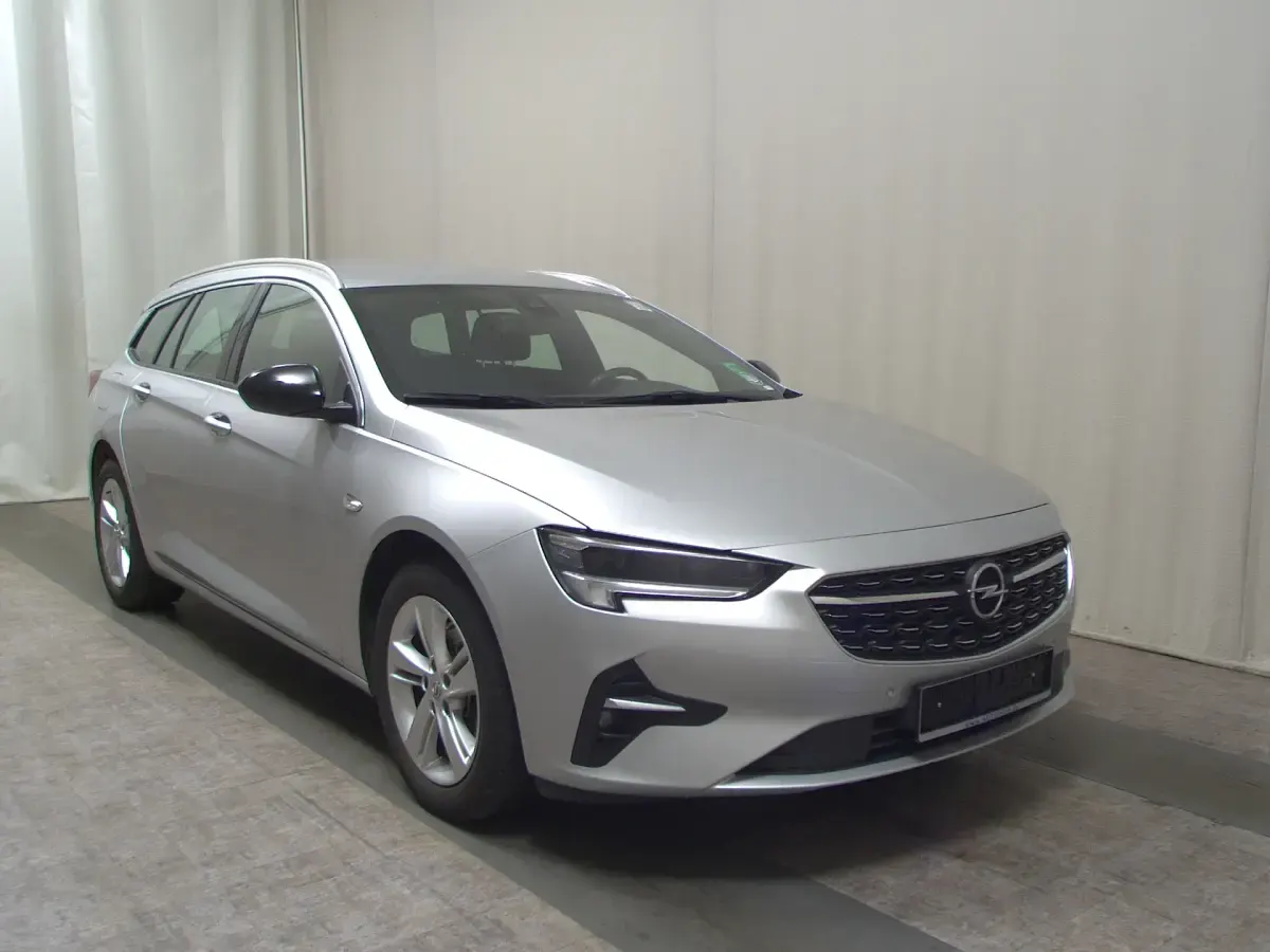 Usata Opel Insignia Elegance 174 CV (127 kW) 2022 Argento Station wagon