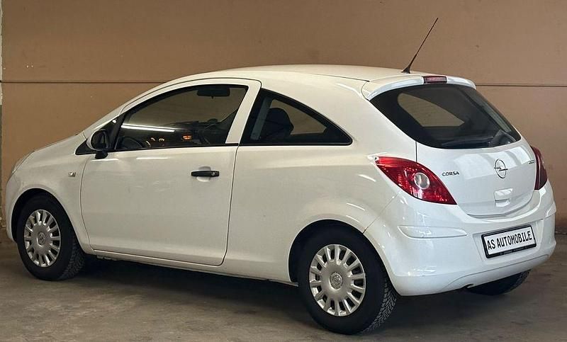 Gebraucht Opel Corsa Selection 69 PS (50 kW) 2010 Weiß Kleinwagen