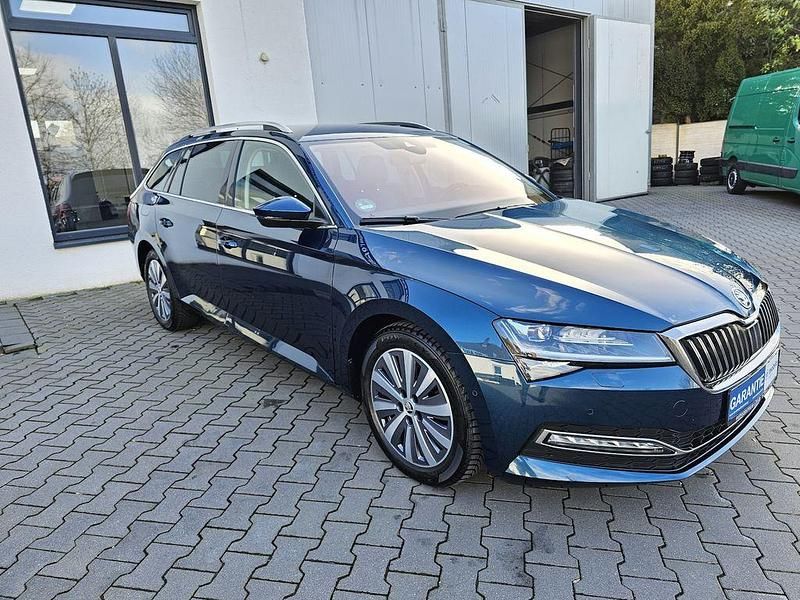 Gebraucht Skoda Superb 190 PS (139 kW) 2021 Blau Limousine