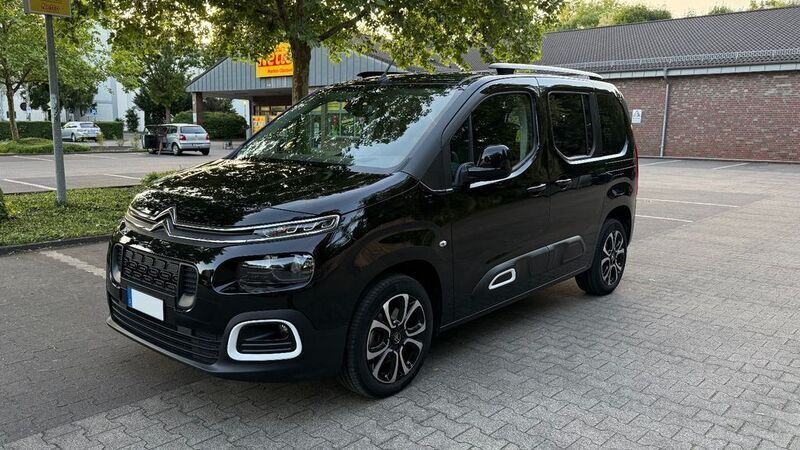 Schwarz Gebraucht 2021 Citroën Berlingo PureTech Van / Kleinbus | 22.500 € (Guter Preis) - Bild 1/4