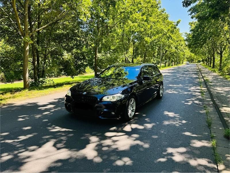 Schwarz Gebraucht 2011 BMW 525 Shadowline Kombi | 12.900 € - Bild 1/4