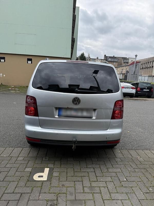 Gebraucht VW Touran 140 PS (102 kW) 2009 Silber Van / Kleinbus