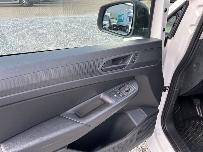 Gebraucht VW Caddy 102 PS (75 kW) 2023 Weiß Van / Kleinbus