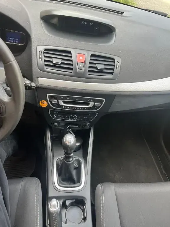 Gebraucht Renault Mégane Dynamique 131 PS (96 kW) 2010 Silber Limousine