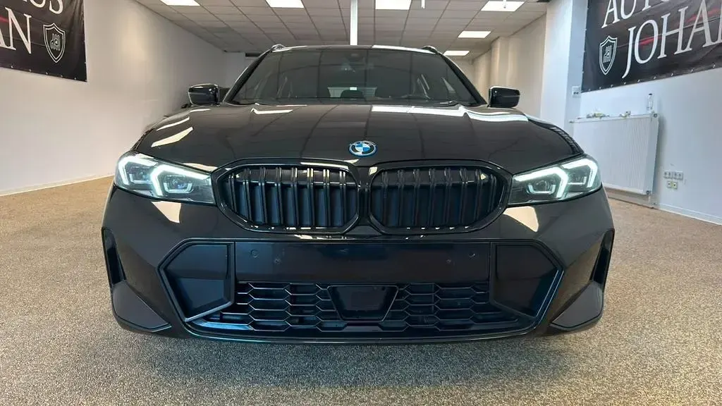 Gebraucht BMW 330 M Sport 184 PS (135 kW) 2022 Schwarz Kombi