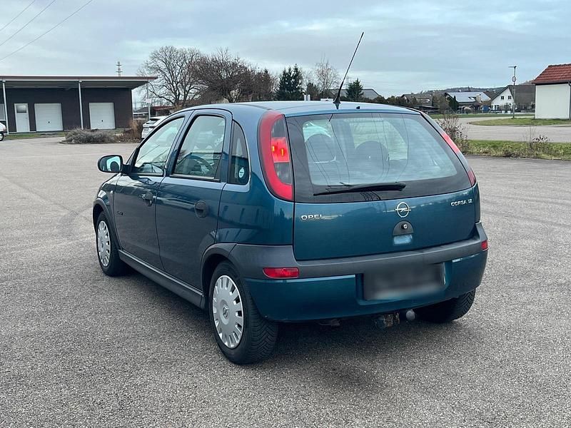 Second-hand Opel Corsa Comfort 75 CP (55 kW) 2003 Albastru Hatchback