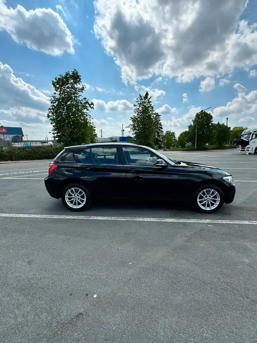 Gebraucht BMW 114 102 PS (75 kW) 2015 Schwarz Kleinwagen