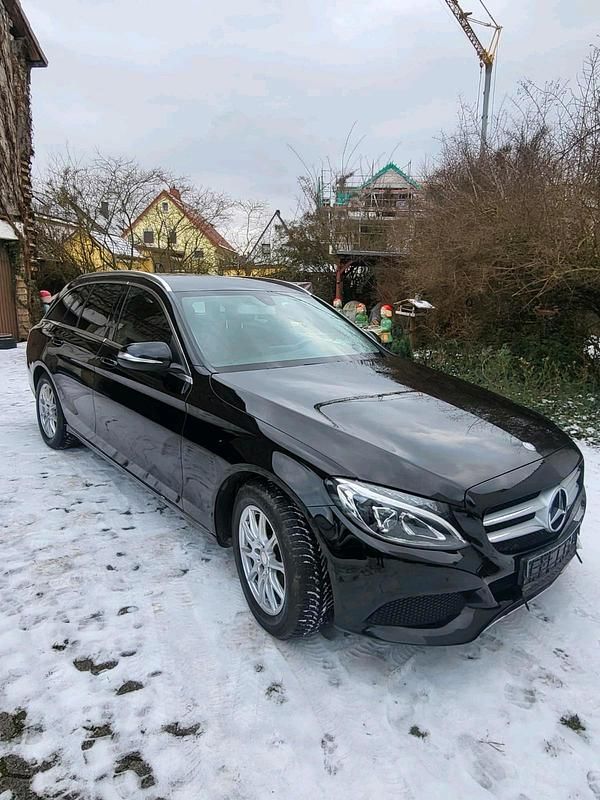 Schwarz Gebraucht 2015 Mercedes C180 Kombi | 15.900 € (Teuer) - Bild 1/4