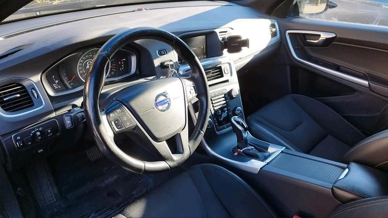 Gebraucht Volvo V60 150 PS (110 kW) 2017 Kombi