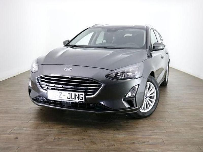 Usado Ford Focus Titanium 125 CV (91 kW) 2019 Gris Familiar