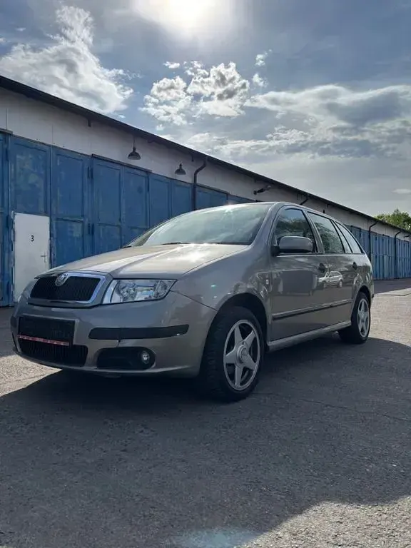 Używany Skoda Fabia Classic 80 KM (58 kW) 2007 Srebrny Kombi