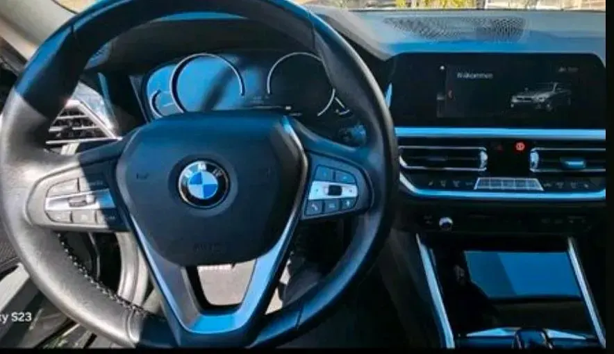 Gebraucht BMW 318 Sport Line 156 PS (114 kW) 2019 Schwarz Limousine