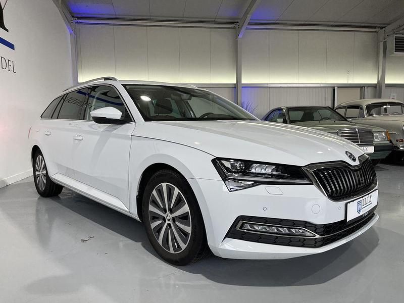 Gebraucht Skoda Superb Premium Edition 150 PS (110 kW) 2022 Weiß Limousine