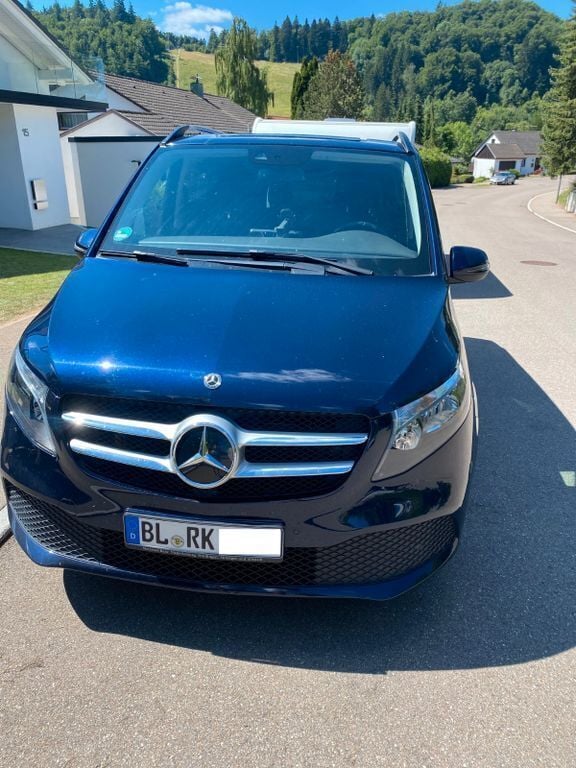 Blau Gebraucht 2020 Mercedes V220 Edition Van / Kleinbus | 35.000 € (Superpreis) - Bild 1/4