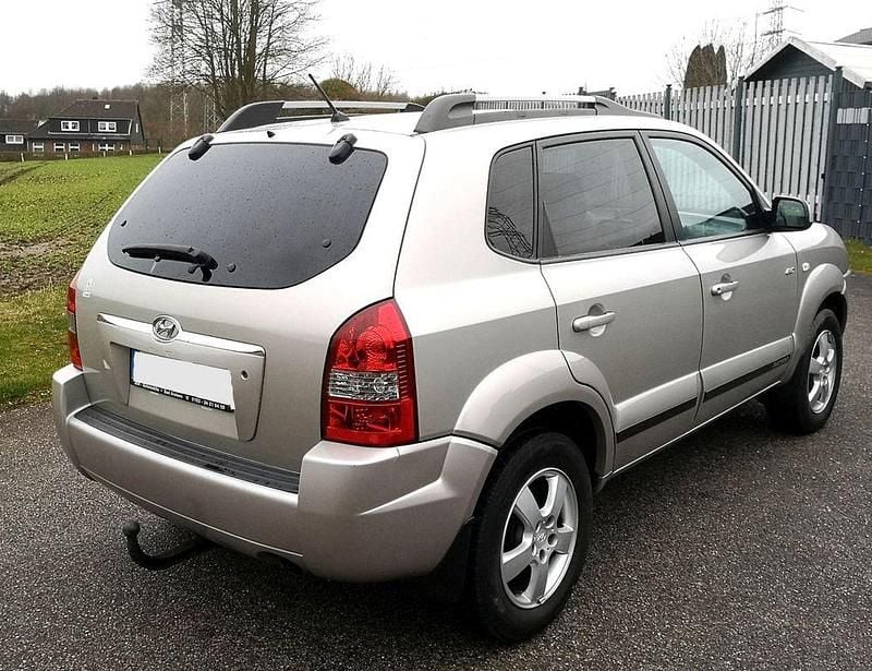 Gebraucht Hyundai Tucson GLS 141 PS (103 kW) 2008 Silber SUV