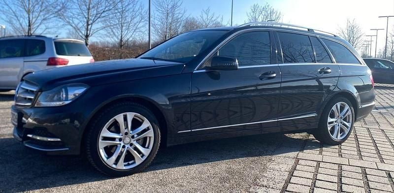 Gebraucht Mercedes C200 Avantgarde 136 PS (100 kW) 2013 Schwarz Limousine