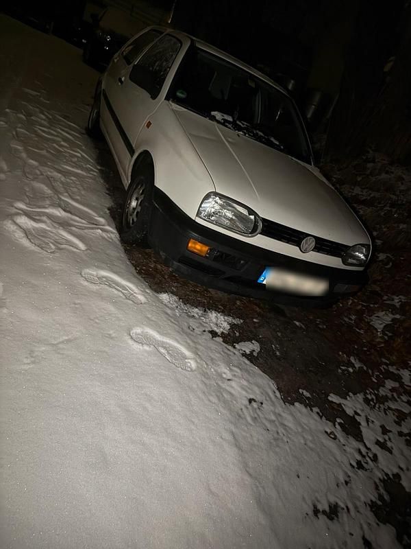 Weiß Gebraucht 1994 VW Golf III Kleinwagen | 1.200 € - Bild 1/4