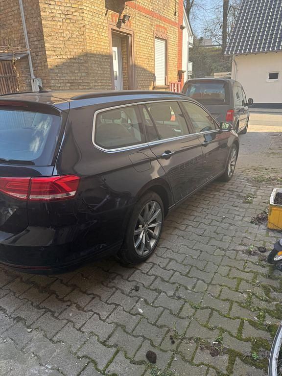 Gebraucht VW Passat Comfortline 150 PS (110 kW) 2015 Schwarz Kombi