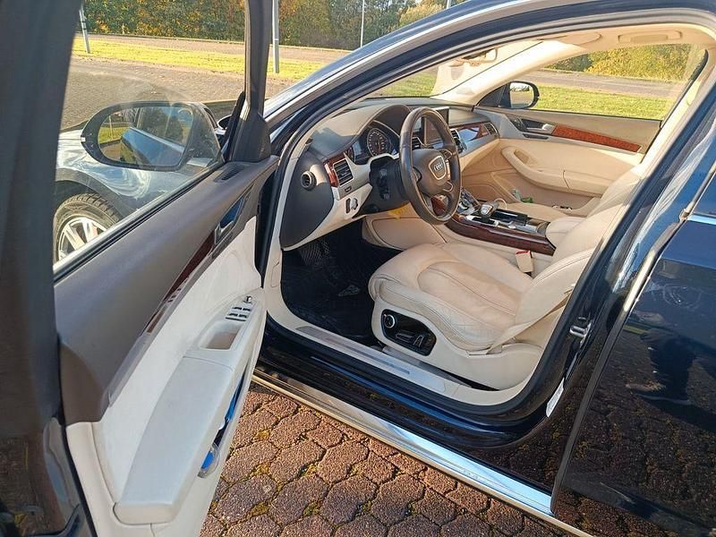 Gebraucht Audi A8L 351 PS (258 kW) 2011 Blau Limousine