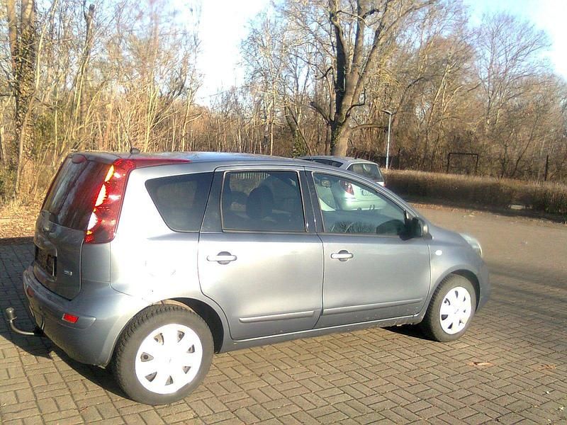 Blau Gebraucht 2011 Nissan Note Kleinwagen | 2.750 € (Fairer Preis) - Bild 1/4