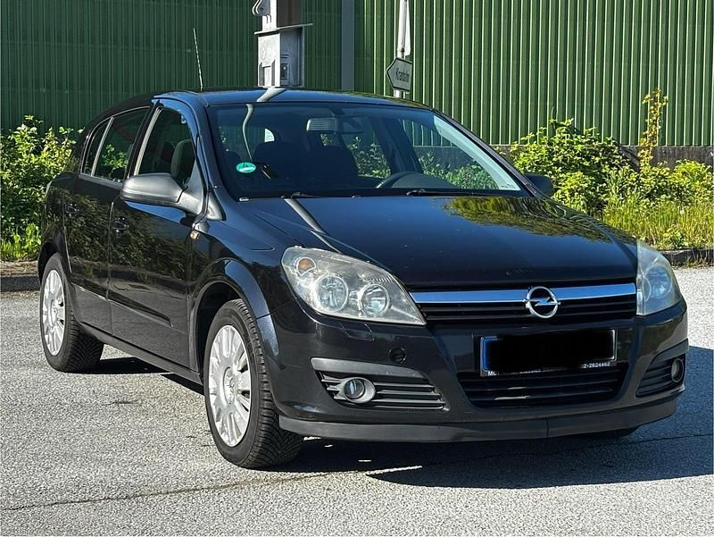 Second-hand Opel Astra 125 CP (91 kW) 2006 Negru Hatchback
