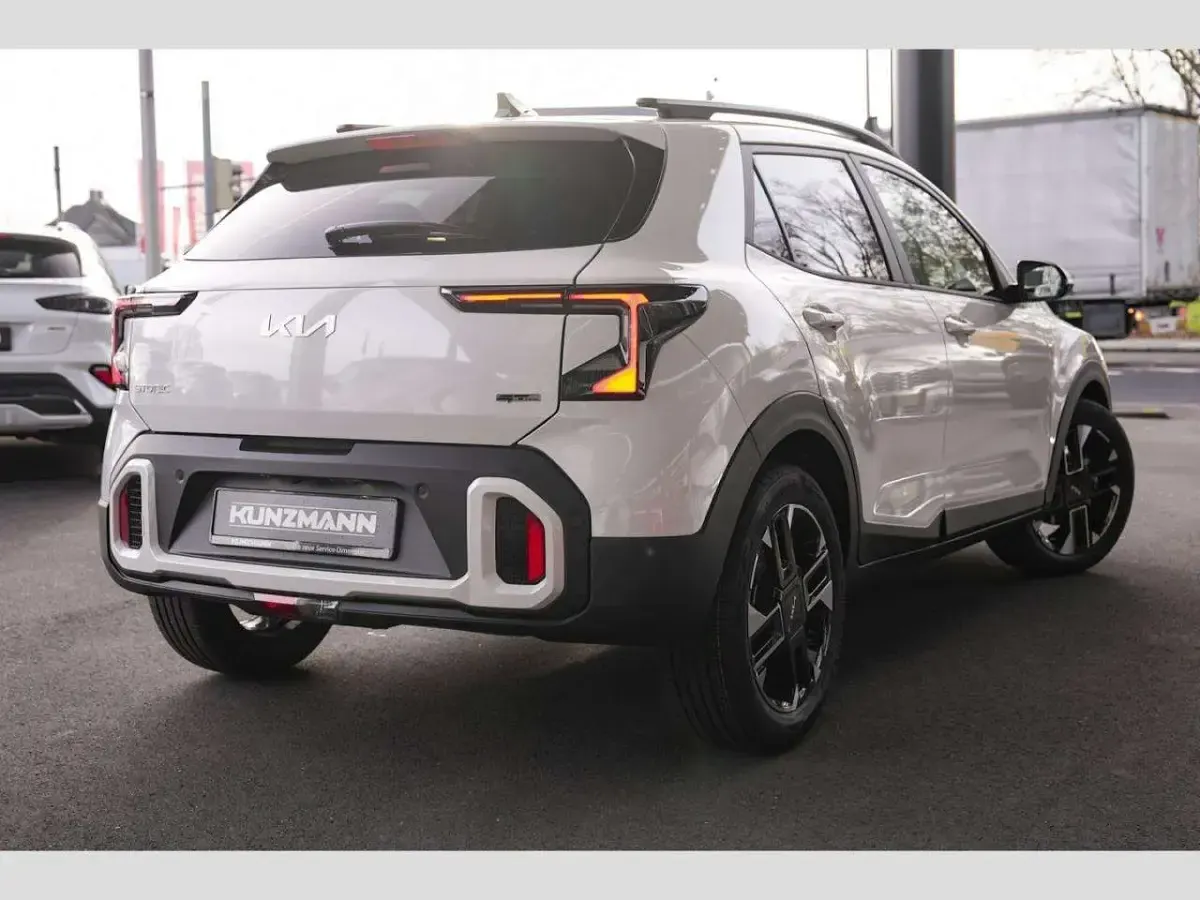 Gebraucht Kia Stonic GT-Line 116 PS (85 kW) 2025 Snow white pearl metallic SUV