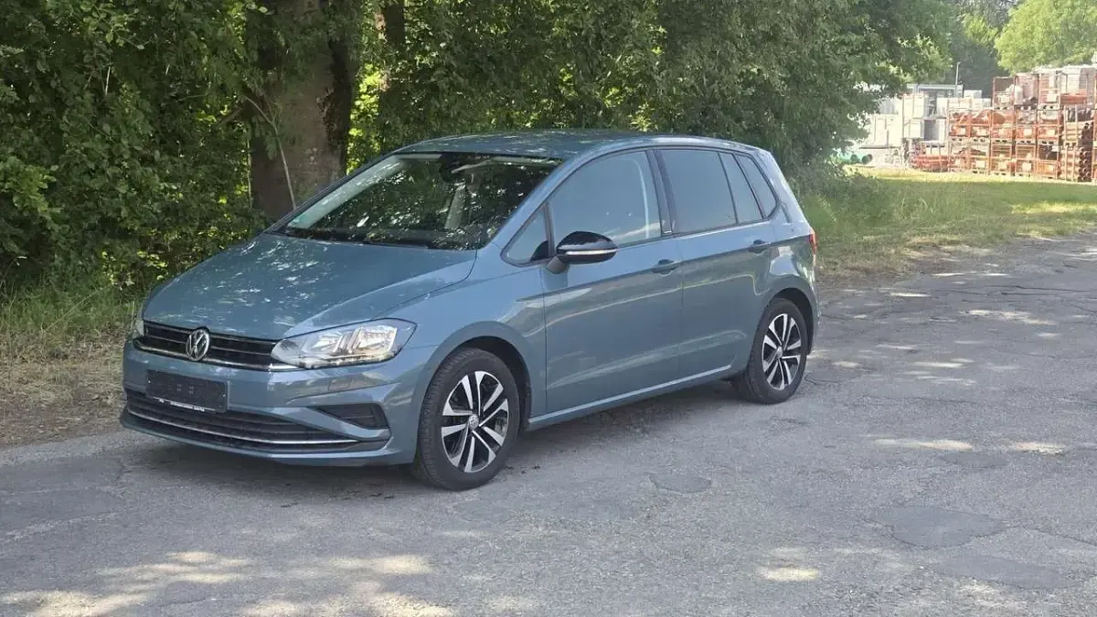 Gebraucht VW Golf VIII IQ Drive 150 PS (110 kW) 2020 Petroleum blue metallic Van / Kleinbus