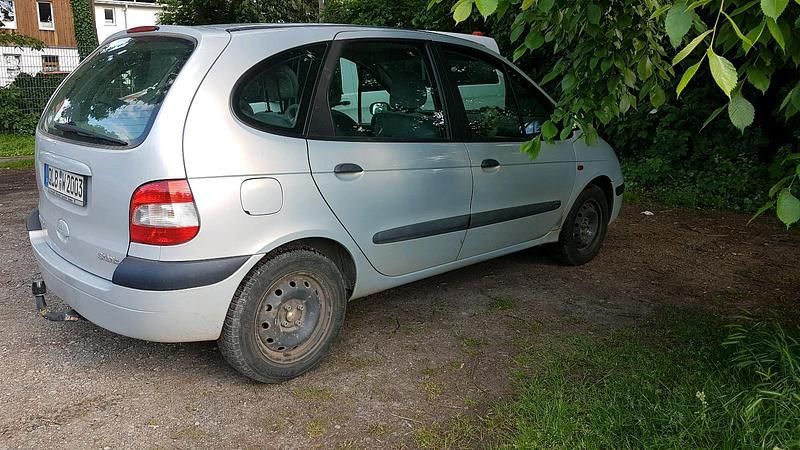 Silber Gebraucht 2003 Renault Scénic Van / Kleinbus | 1.400 € - Bild 1/4